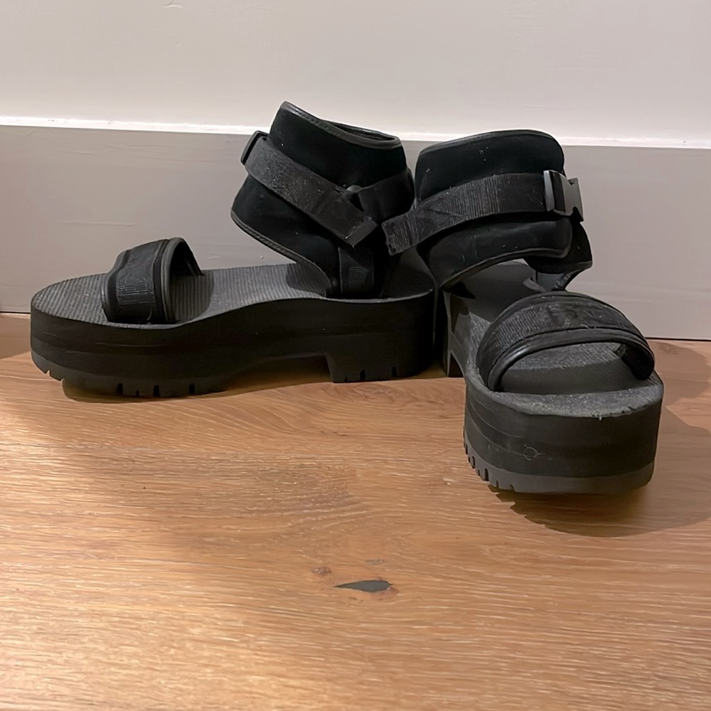 Teva Indio platform